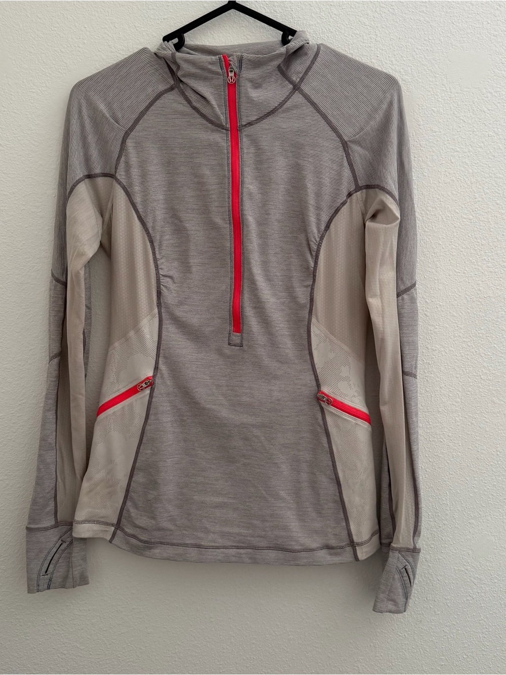 gray Lululemon Run: Wild 1/2 Zip pullover large